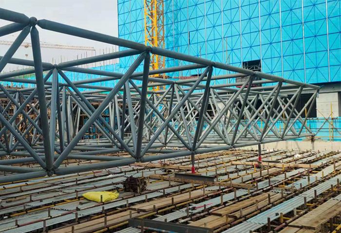 冷水江高铁东总部基地2号楼网架